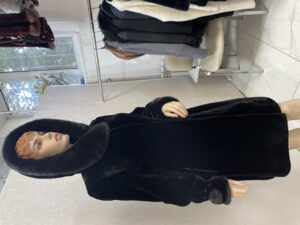 Мутон пальто с капюшоном Дебора