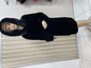 Мутон пальто с капюшоном Агнесса